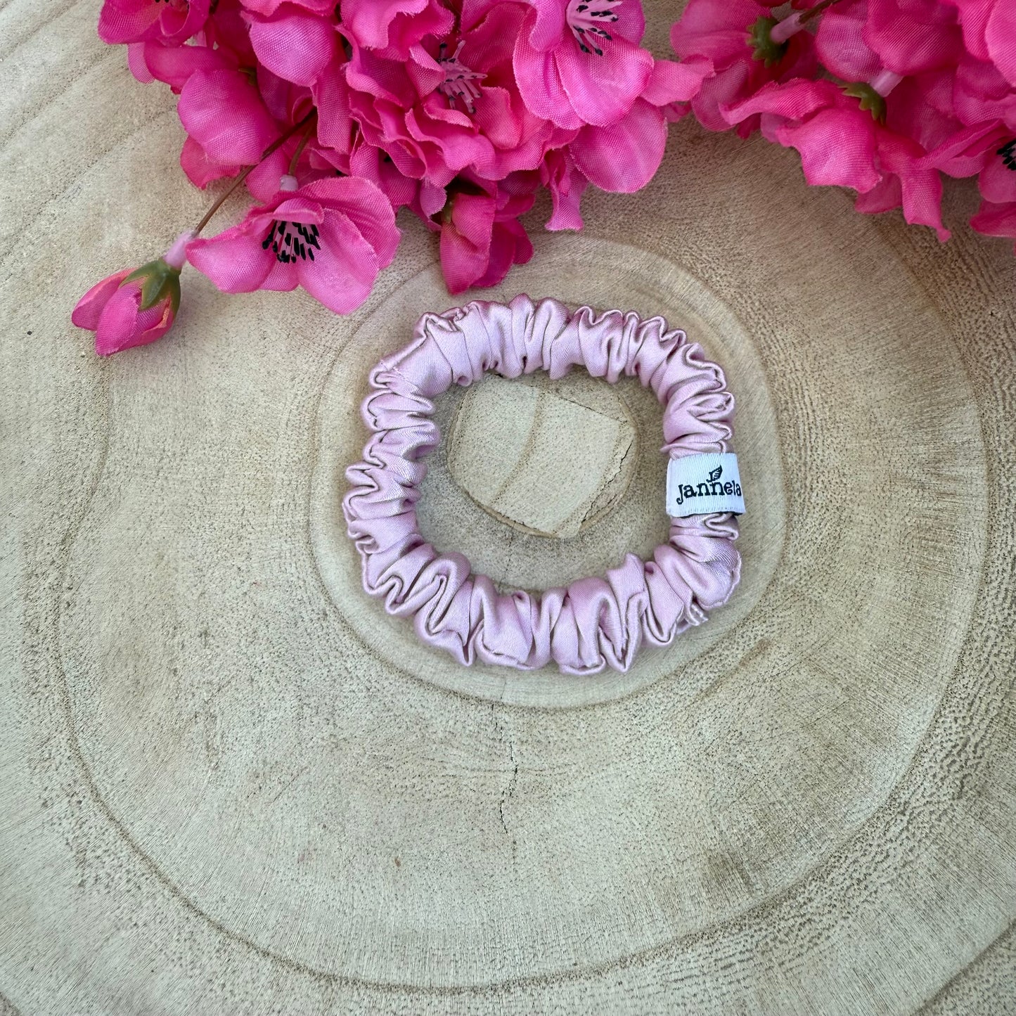 Silk Scrunchie / Blushberry