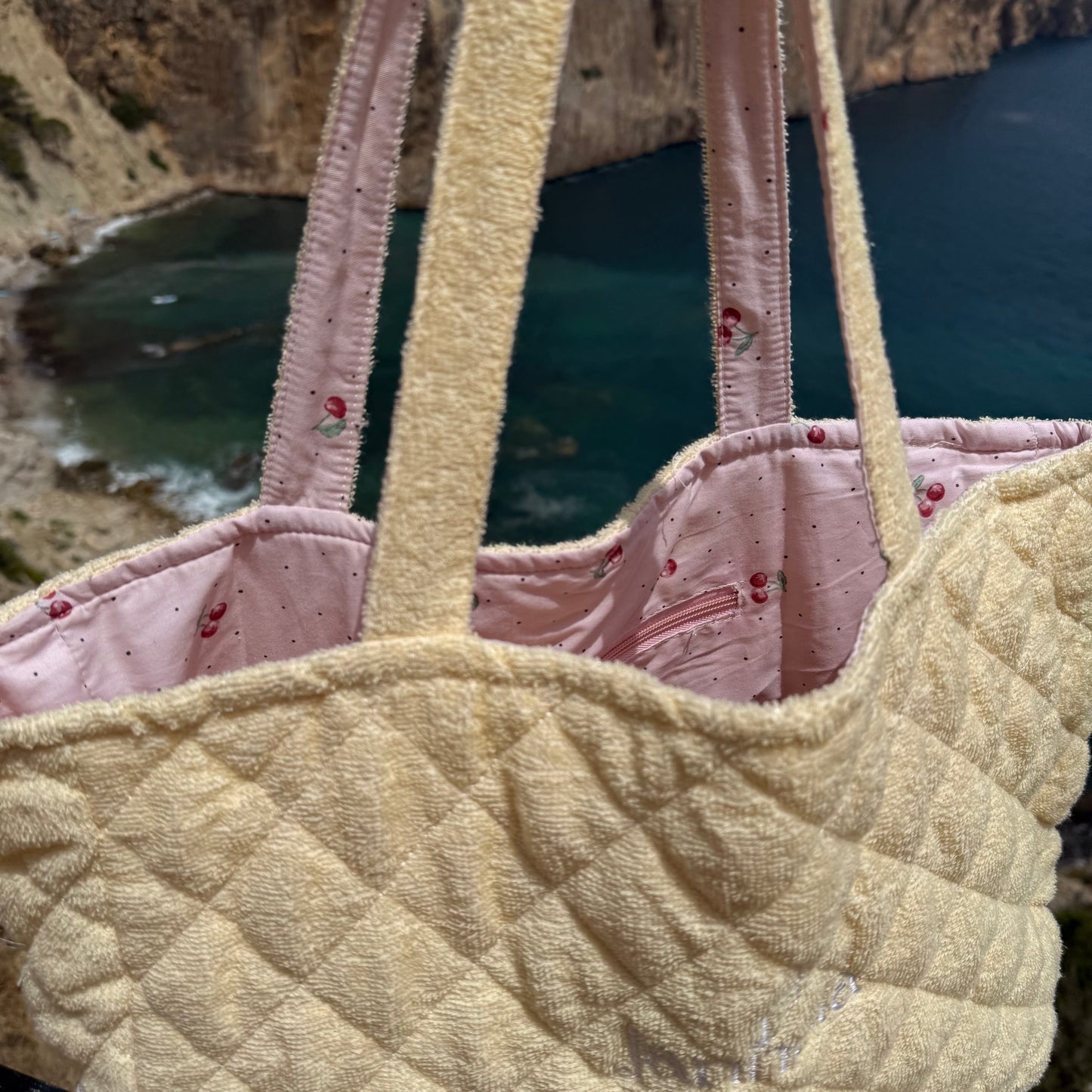 Teddy Tasche / ButterYellow