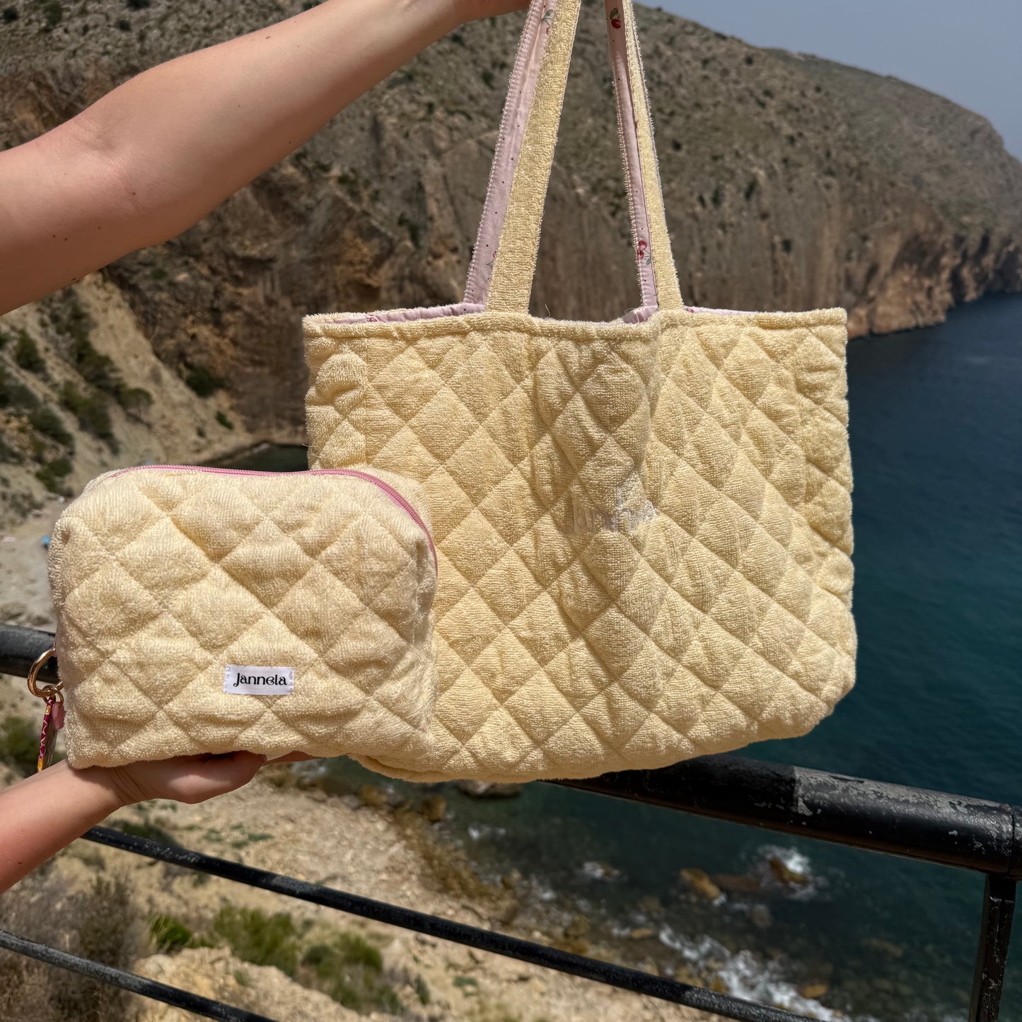 Kosmetiktasche Bubble / ButterYellow L