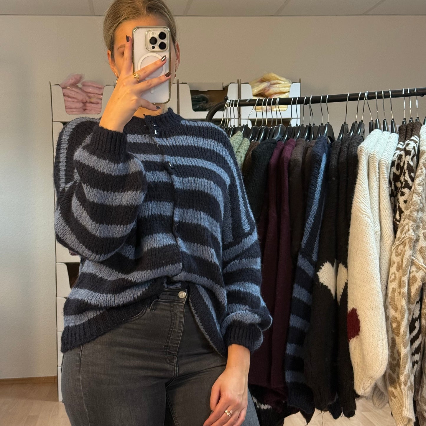 Strickjacke / DunkelblauHellblau gestreift Herzen