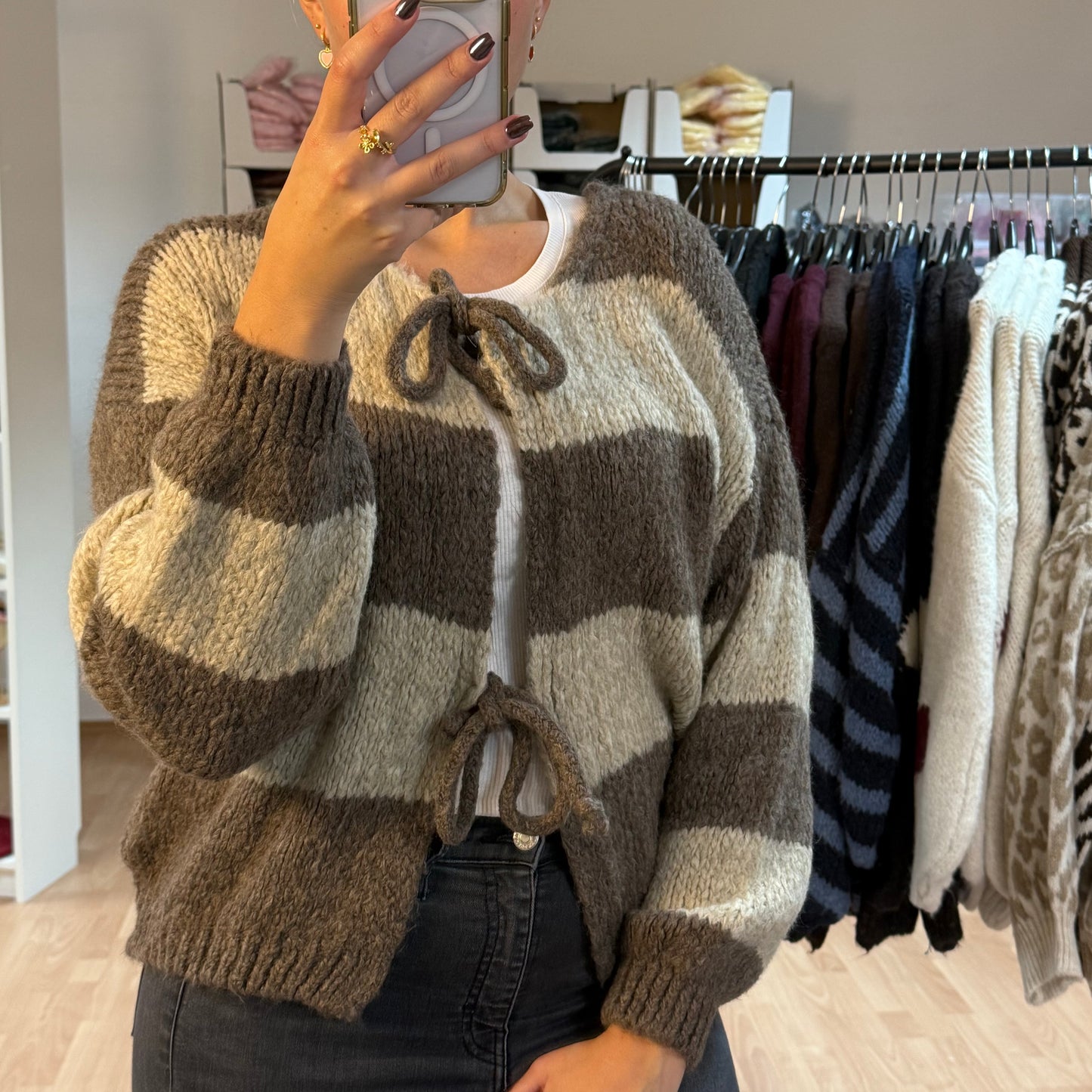 Strickjacke Schleifen / BraunBeige gestreift