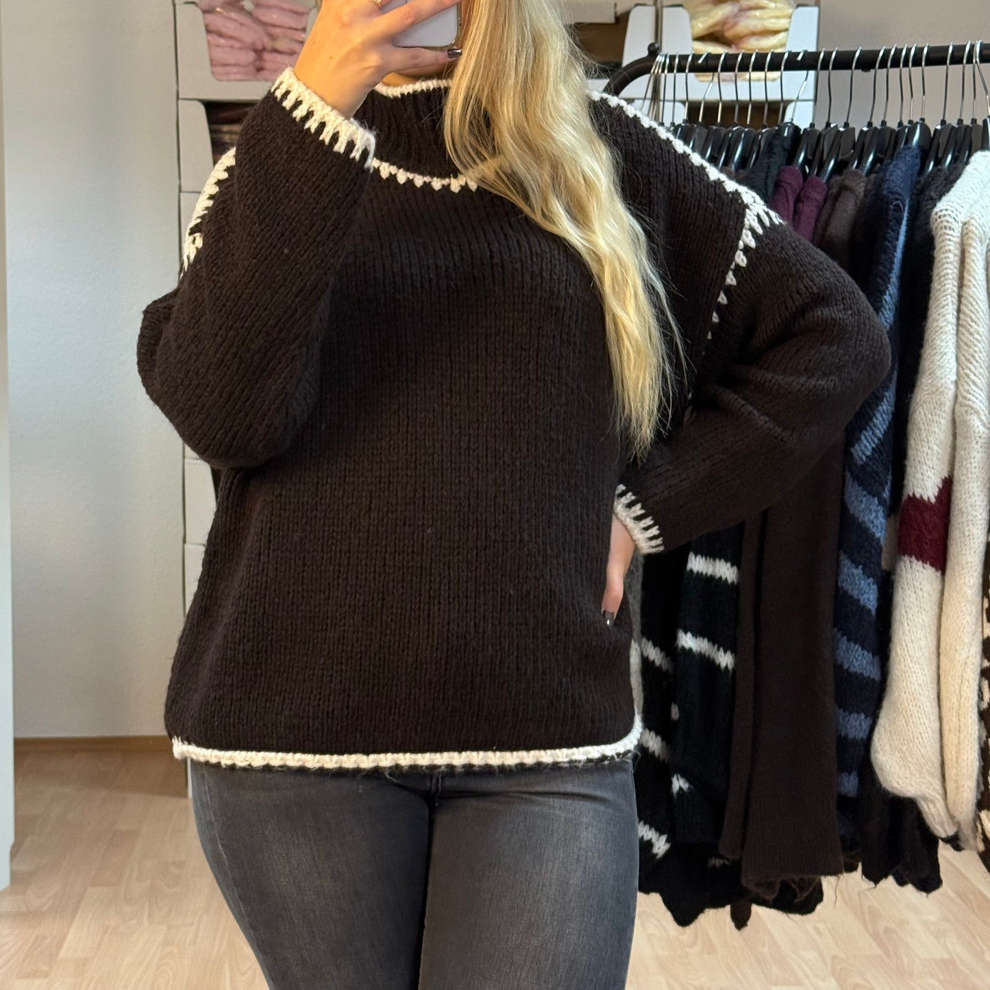 Pullover / DunkelbraunBeige