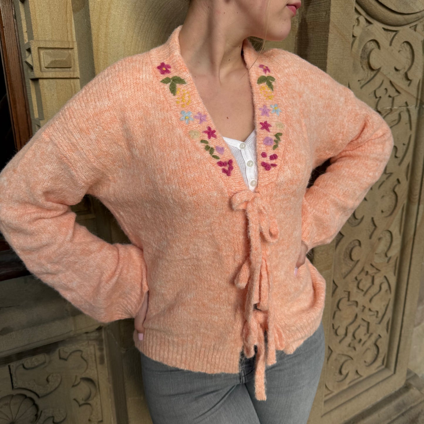 Flower Strickjacke / Pfirsich