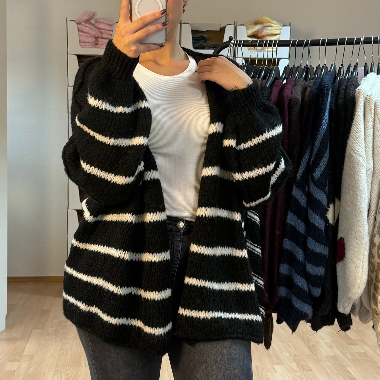 Strickjacke / SchwarzWeiß gestreift