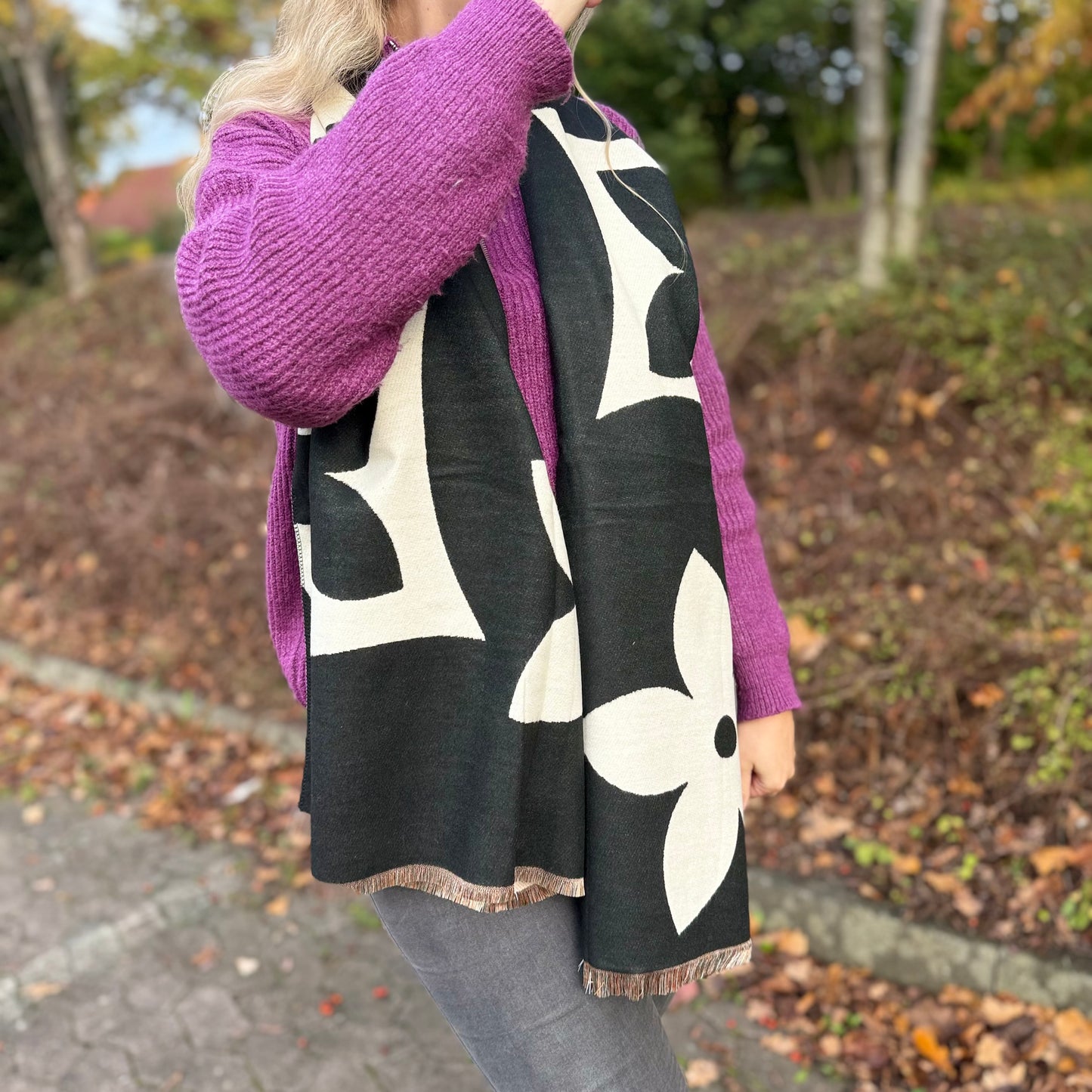 Soft Schal / Flower Schwarz