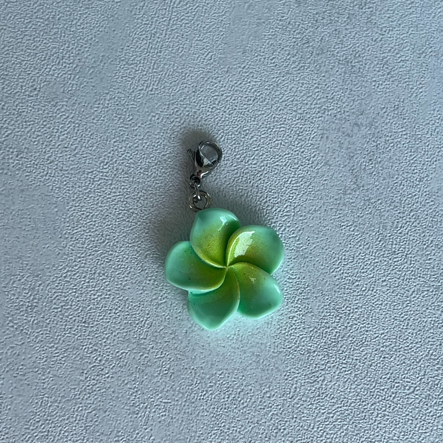 Charms Hibiskusblüten