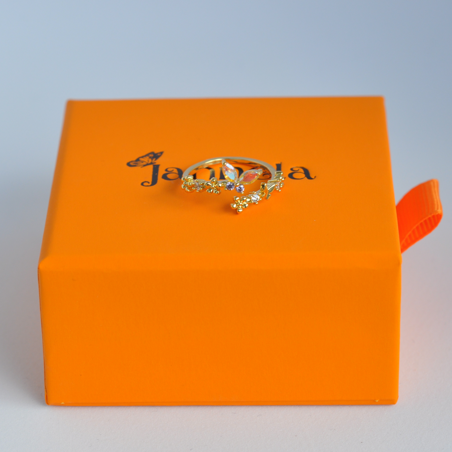 Butterfly Flower Ring / Gold