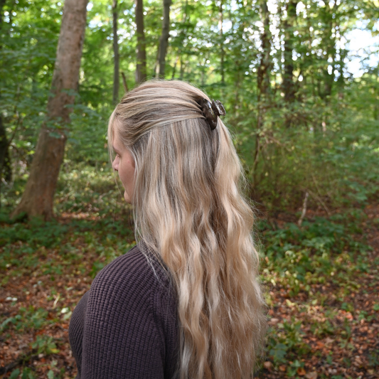 Round Clip / Hazel M