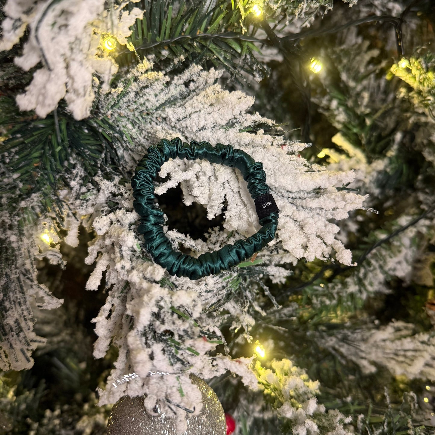 Silk Scrunchie / Green Shine