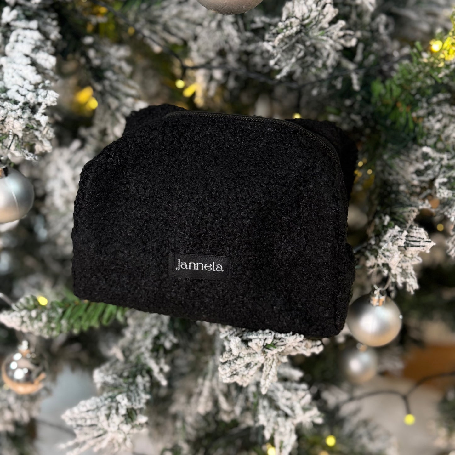 Kosmetiktasche / Dark M