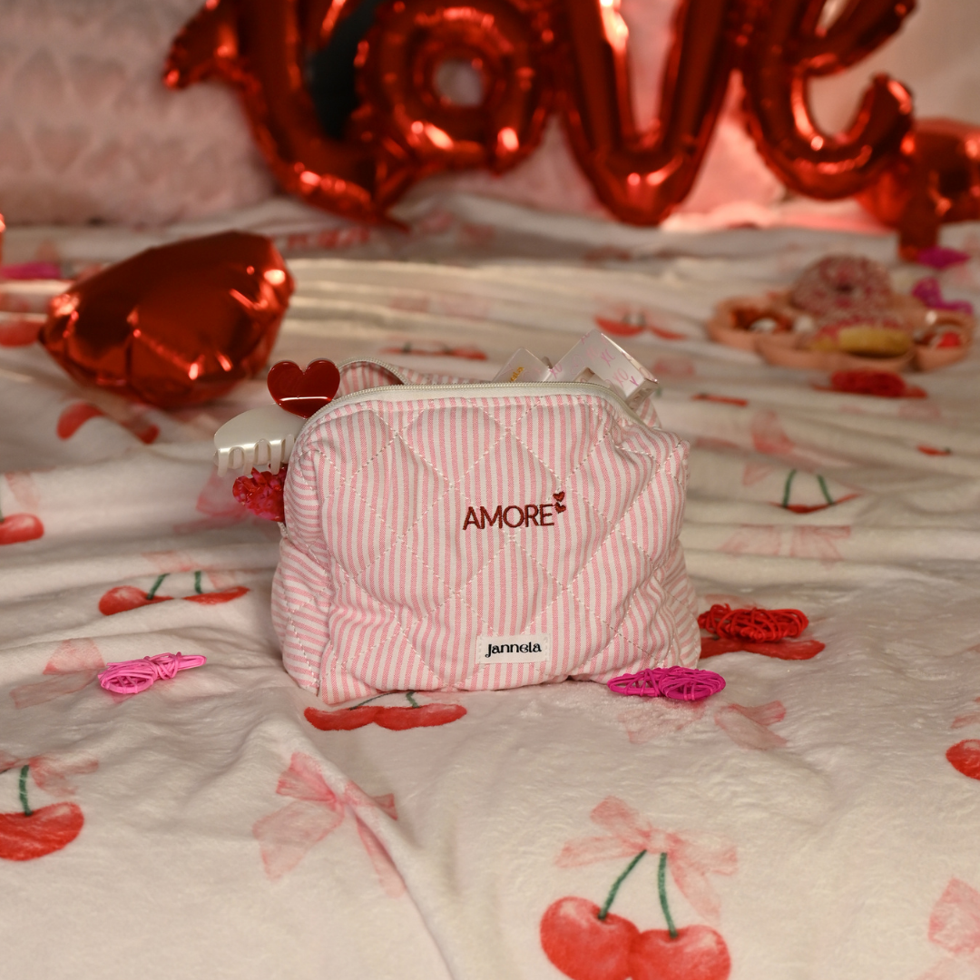 Kosmetiktasche / Amore L