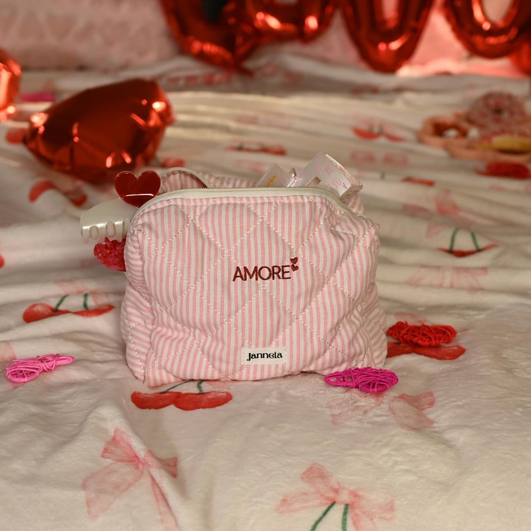 Kosmetiktasche / Amore L