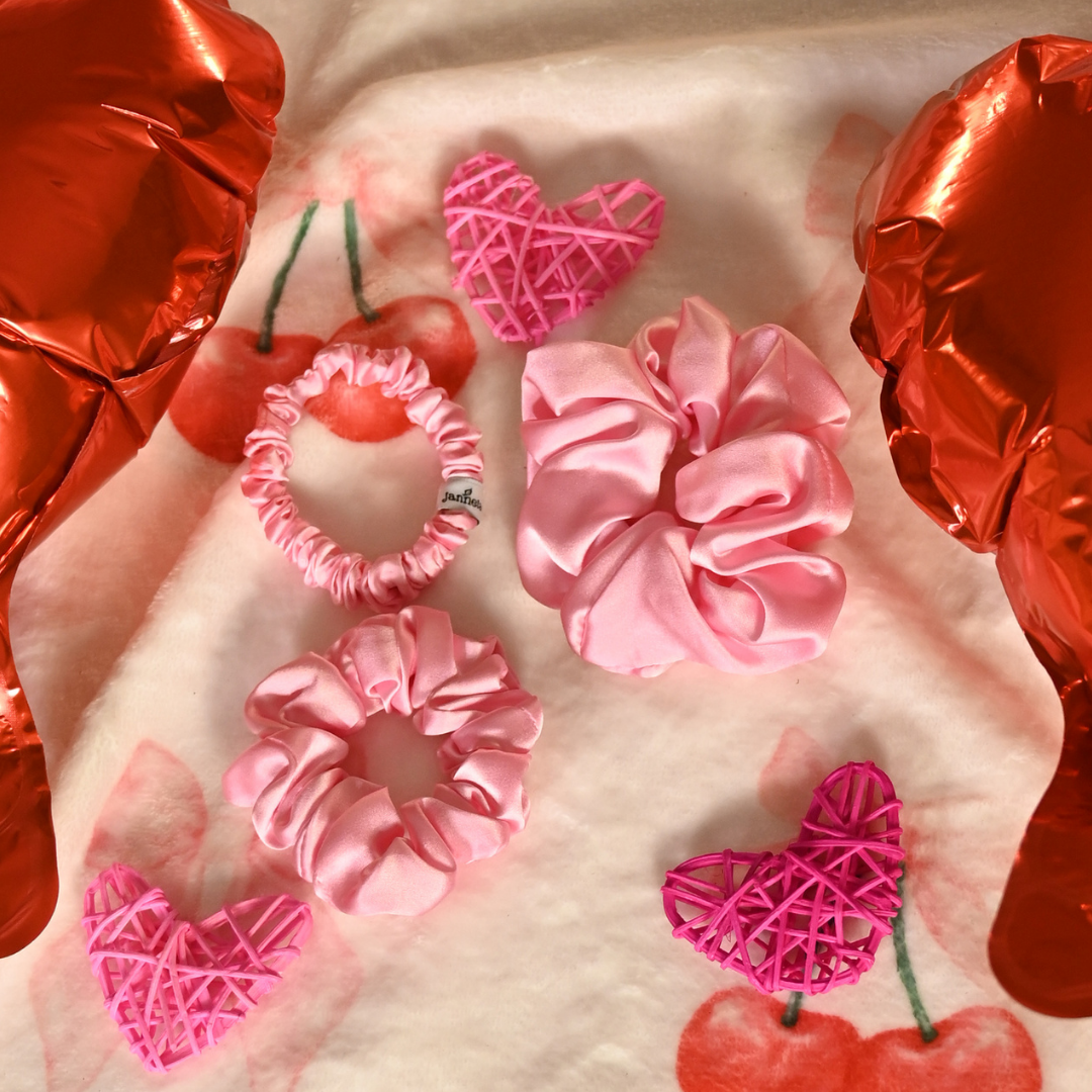 Silk Scrunchie / Soft Pink