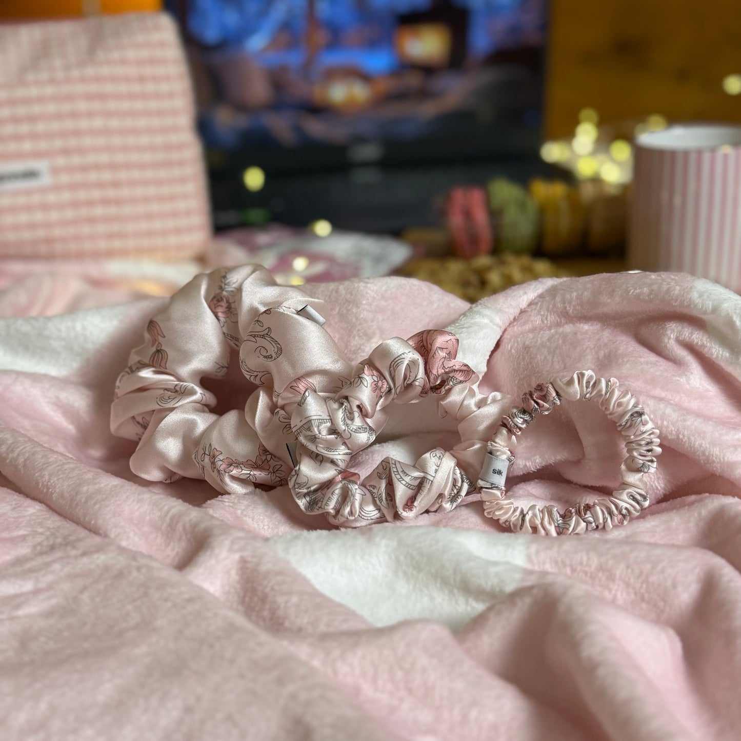 Silk Scrunchie / DreamFlower